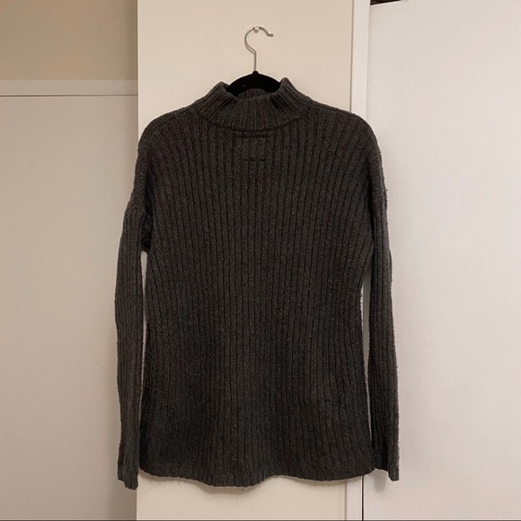Oversized cable knit mock neck sweater - Picture 2 of 2